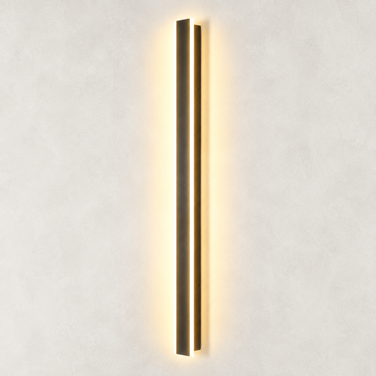 Complete slim linear outdoor wall fixture, illuminated